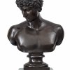 Nisini, G., Büste des Apollon. Bronze. H. 67,5 cm. Sign.
