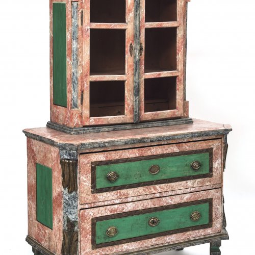 Vitrinenaufsatzkommode, Irschenberg. 170 x 110 x 56 cm.