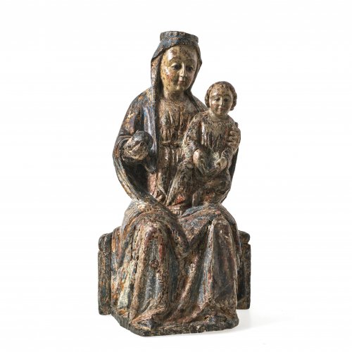 Thronende Madonna mit Kind. Süddeutsch, 16. Jh. Holz, Farbfassung. Besch., wurmstichig, rest. H. 46 cm.