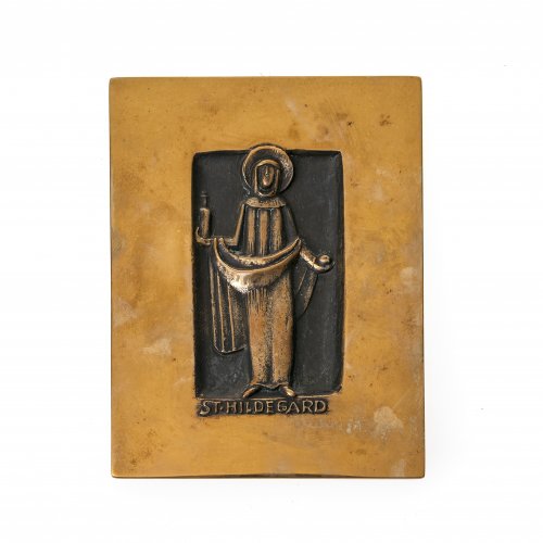 Reidel, Karl. Plakette mit dem Motiv von St. Hildegard. Bronze. Rückseitig sign., mit Aufhängung. 14 x 10,5 cm.