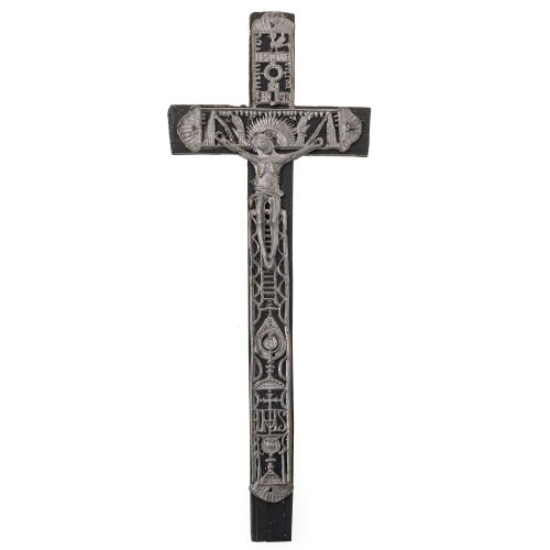 Kruzifix mit Zinnauflage. L. 35 cm.