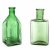 Zwei kleine Schnapsflaschen. Grünes Pressglas.