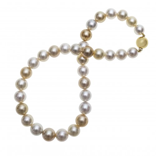 Südseeperlenkette. Weiße und goldfarbige Perlen. ø11,5-14,3 mm. Schließe 14 ct GG