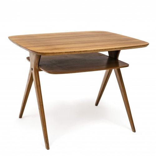 Kleiner Beistelltisch. Deutsch, 1950er Jahre. Werkstatt Wörrlein, Ansbach. H. 52 cm.