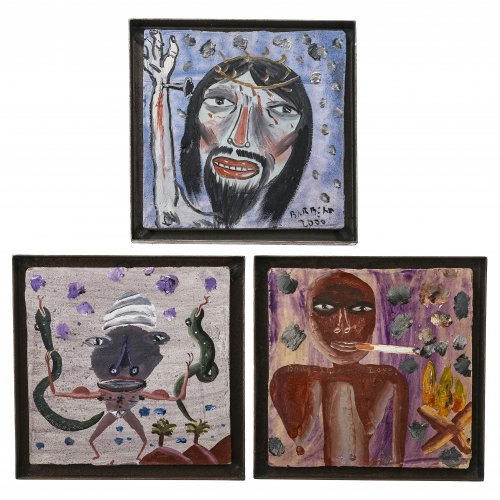 Barberà Zamora, Juan José. Drei Kacheln. Schlangenbeschwörer, Raucher mit Feuer und Ecce homo. Ton gebrannt und glasiert. Je 22,5 x 23 cm. sign., dat. 2000.
