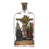 Flascheneingericht. Süddeutsch, dat. 1883. Farbloses Glas, darin Holzarbeit, bemalt und mit Druckbildern beklebt. Mit Inschrift. H. 24 cm.