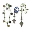 Drei Rosenkränze. Zwei mit hellgrünen, einer mit blauen, facettierten Glasperlen. Vaterunserkugeln und zwei Kreuzanhänger aus Silberfiligran, emailliert, ein Abschlussanhänger fehlt. Ein Rosenkranz besch. L. 41-50 cm.
