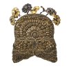 Riegelhaube. Golddrahtstickerei mit Pailletten. Dabei 7 Haubennadeln (min. besch.).