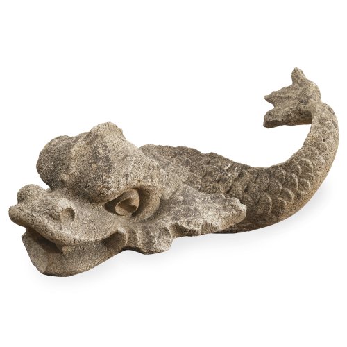 Gartenfigur. Drachenfisch. Kunststeinguss. Best., rep. H. 25 cm, L. 70 cm.