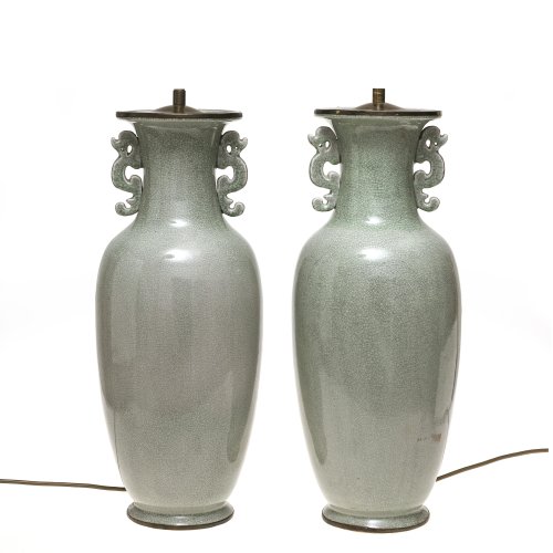 Zwei Vasen, als Lampen montiert (ohne Schirme). China, Seladon. H. je ca. 49,5 cm. Min. best.