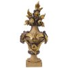 Altarblumenvase. Holz, übergangene Vergoldung bzw. Versilberung. Best., rest. H. 76 cm.