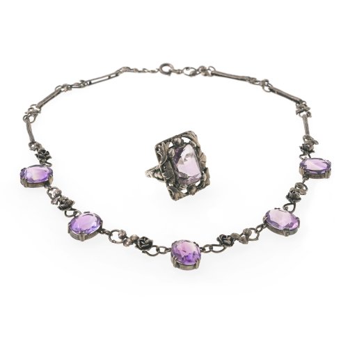 Collier und Ring. Silber, Amethystbesatz.