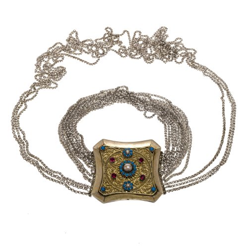 Kropfkette. Erbsketten, Schmuckschließe mit buntem Glasperl- und rotem Glassteingesatz. Silber.