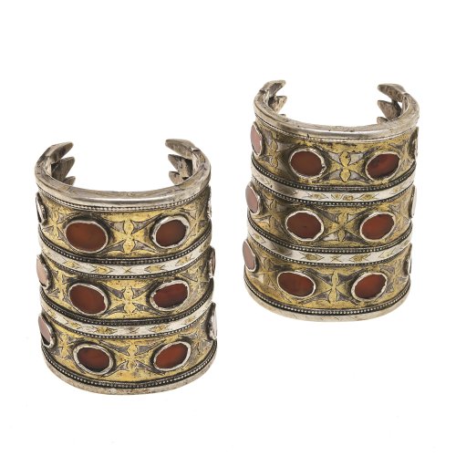 Usbekischer Schmuck. 2 Armspangen. Silber, Metallkern. Gebrauchsspuren.