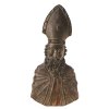Bayern, 18. Jh. Büste eines Bischofs. Holz, übergangene Fassung. Rest. H. 63 cm.