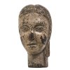 Kopf einer Heiligen. Südeuropa. Holz, ehemals farbig gefasst. Besch. H. 16 cm.