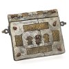 Äthiopische Buchtasche. Messing- bzw. Weißmetallbeschlag, roter Korallenbesatz. Ohne Trageschnur, neuzeitliche Fütterung. L. 16 cm.