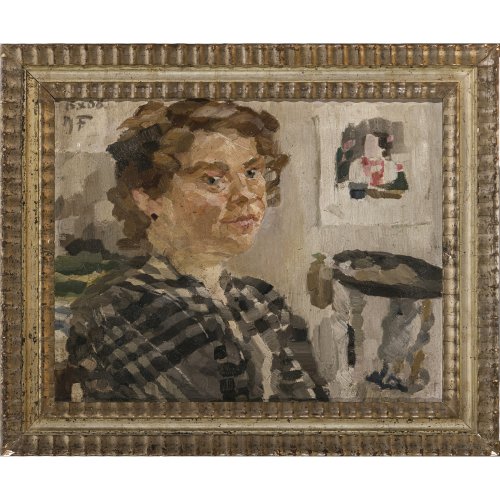 Feldbauer, Max. Junge Frau in einem Zimmer mit kleinem Tisch. Öl/Lw. 45 x 54,5 cm. Monogr., dat. 15.X.08. Rücks. bez.: 
