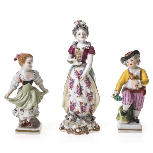 Galante Dame und zwei Kinder. Thüringen. Eine Figur best. H. 10,5-15 cm.