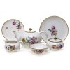 Teeservice. Nymphenburg. Porzellan, farbige Blumenmalerei und Goldrand. 21-teilig für 6 Personen: 6 Tassen, 6 Untertassen, 6 Dessertteller, 1 Teekanne, 1 Sahnegießer, 1 Zuckerdose. Grüne Manufaktur-Stempelmarke. 2. Wahl.