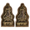 Zwei Altarpyramiden (Reliquiare). Holz, geschnitzt, spätere Goldfassung. Reliquien des Hl. Erasmus und des Hl. Valentin auf Textil mit Drahtarbeit gebettet. Äußerer hölzerner Kasten ergänzt. Besch. und rest. H. innen 36 cm, H. außen 40 cm.