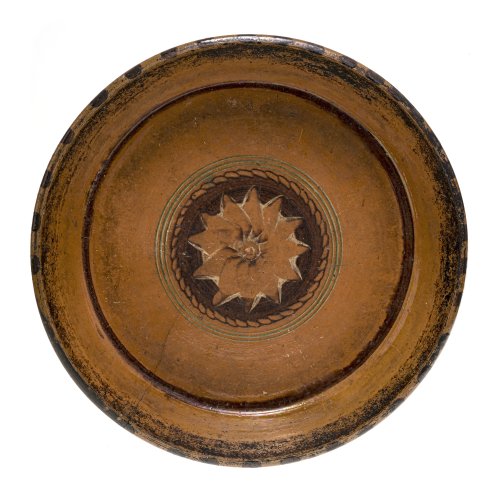 Große Schale. Irdenware, braun glasiert, Bodenrosette. Besch., Risse. ø 41 cm.