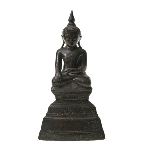 Myanmar (Birma), 19. Jh. Buddha, Bronze. Auf Sockel sitzend. H. 21,5 cm. Berieben.
