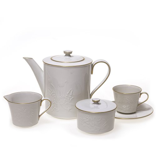 Kaffeeservice. KPM. Weißporzellan, Dekor Feldblume. Guter Erhaltungszustand, min. Gebrauchsspuren. Blaue Zeptermarke und grüne Zepter-Stempelmarke.