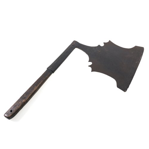 Deutsch. Zunftbeil, Blatt aus Eisen. Griff aus Hartholz. L. Blatt 31 cm. L. Griff ca. 35,5 cm.  Alterungsspuren.