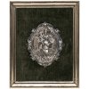 Medaillonbeschlag. Süddt., 18./19. Jh. Reliefbild der Mutter Gottes mit Kind. Silber, punziert. 14,5 x 12,5 cm.