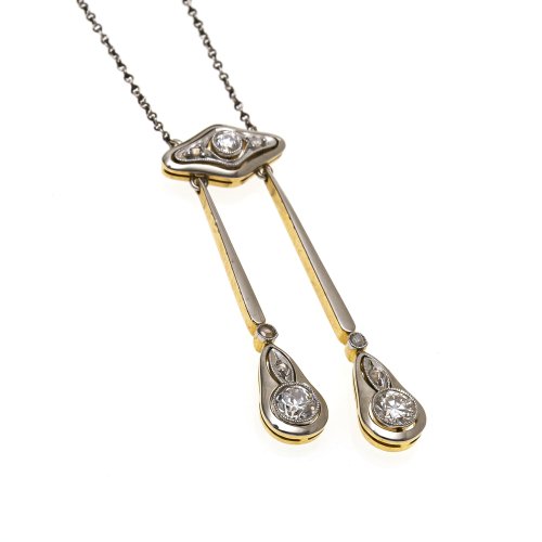 Négligé-Anhängerkette. Stäbchenanhänger mit Diamanten. Min. best. L. 3,5 cm.