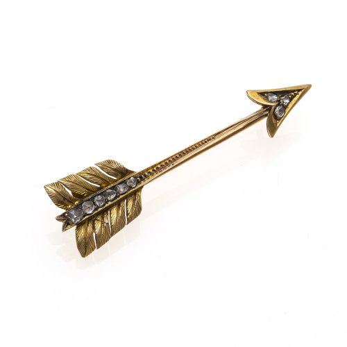 Brosche in Pfeilform. Gold.  Leicht best, rep. L. 4,8 cm.