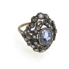 Ring. Gold, Silber, mit Ceylon-Saphir und Diamanten. Leicht best.