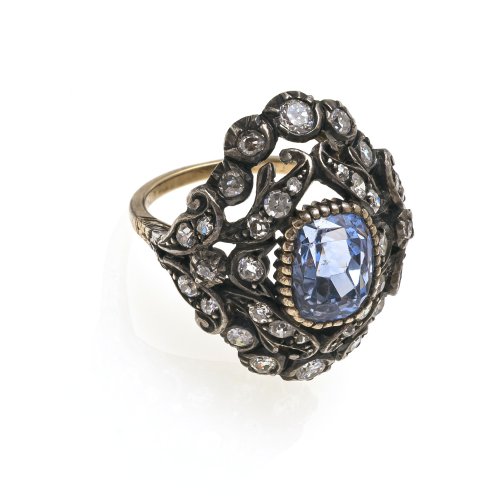 Ring. Gold, Silber, mit Ceylon-Saphir und Diamanten. Leicht best.