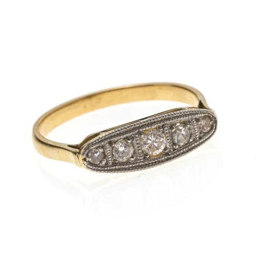 Ring. Gold, Silber, fünf Diamanten.
