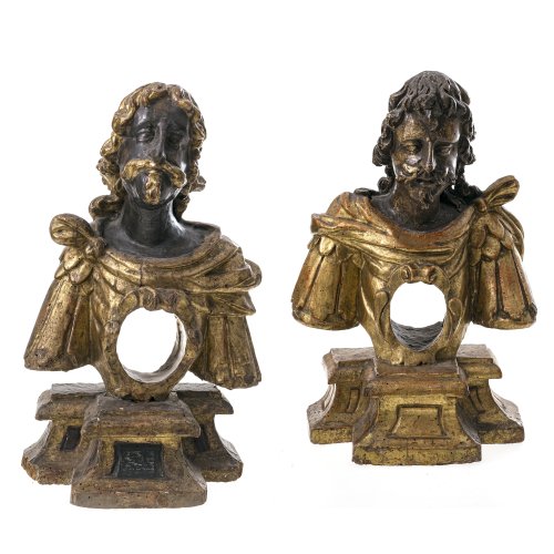 Italien, 18. Jh. Zwei männliche Reliquienbüsten. Holz, übergangene Farb- und Goldfassung. H. ca. 47- 48 cm. Berieben und best.