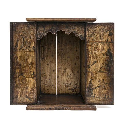 Schrein. Holz, innen bemalt mit Kreuzwegstationen. Tw. übermalt, leicht besch. 68 x 52 x 35 cm.
