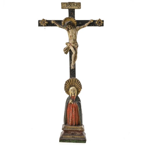 Standkreuz. Holz, Modelliermasse, Farbfassung. Alterungsspuren, besch. H. 37 cm.