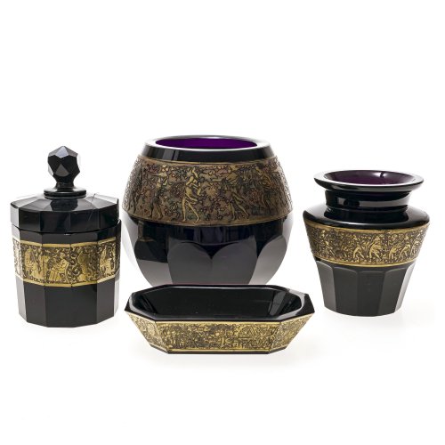 Konvolut Moser-Amethystglas mit vergoldeten Friesen, 4-teilig. Leicht berieben, Deckel der Dose besch., rep.
