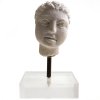 Kleiner Knabenkopf. Weißer Marmor. H. 10 cm.