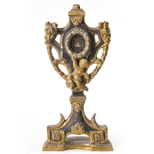 Reliquiar. Süddeutsch. Holz, geschnitzt, vergoldet. Besch. H. 26,5 cm.
