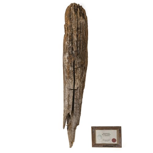 Fundamentpfahl von der Kirche St. Marin in Landshut. Holz. H. 127 cm. Verwitterungsspuren. Mit Herkunfts- und Altersbestätigung.