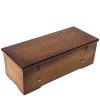Musikspieldose. LeCoultre. Holzgehäuse, Walzenspielwerk. 11 x 33 x 14 cm. Alterungsspuren, ein Teil fehlt, In der Schweiz vor ca. 15 Jahren fachmännisch überholt.
