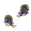 Ein Paar Ohrstecker. In Form von Veilchenbouquets, Jade, Amethyst, Perlen, Diamanten. L. 2,5 cm.
