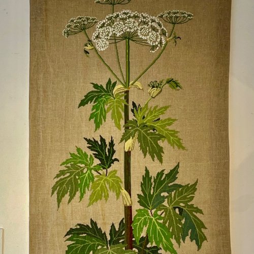 Wandbehang, Deutsch, 20. Jh. Blume. Auf Leinen gestickt.
