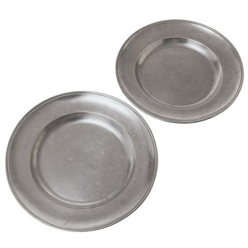 Zwei Breitrandplatten. 38 und 40 cm.