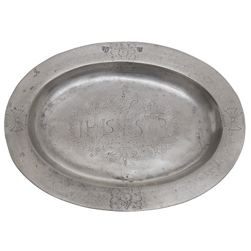 Kleine Schale. Weilheim. Zinn, IHS Monogramm. 25 x 19 cm.