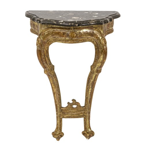 Süddeutsch, 18. Jh. Kleine Wandkonsole mit Marmorplatte. H. 83 cm. Übergangene Fassung. Gebrauchsspuren.