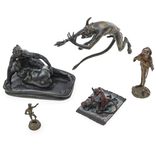 Ein Konvolut Wiener Bronzen. Fünf Darstellungen des Teufels. Patina, teilw. farbig bemalt. H. 4-7,5 cm. Gebrauchsspuren.