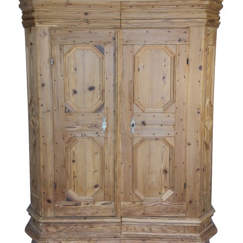 Bauernschrank